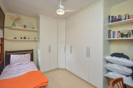 Quarto 2 de casa à venda com 3 quartos, 198m² em Vila Campo Grande, São Paulo