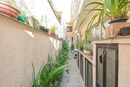 Corredor de casa à venda com 3 quartos, 198m² em Vila Campo Grande, São Paulo