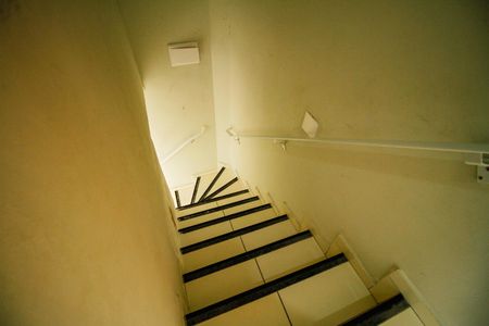 Casa de condomínio para alugar com 70m², 2 quartos e 1 vagaEscada