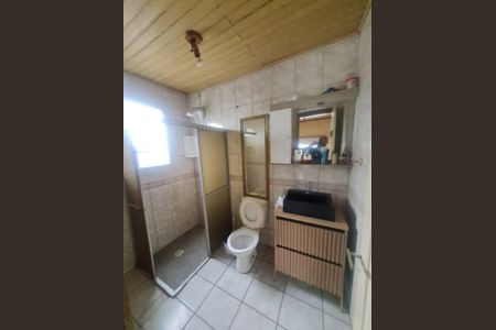 Banheiro de apartamento para alugar com 2 quartos, 60m² em Partenon, Porto Alegre