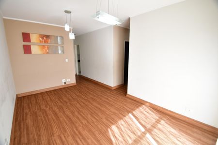 Apartamento para alugar com 65m², 2 quartos e 1 vagaSala
