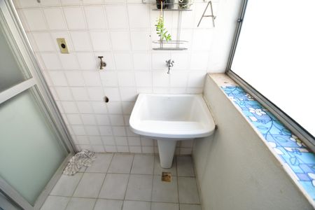 Apartamento para alugar com 65m², 2 quartos e 1 vagaÁrea de Serviço