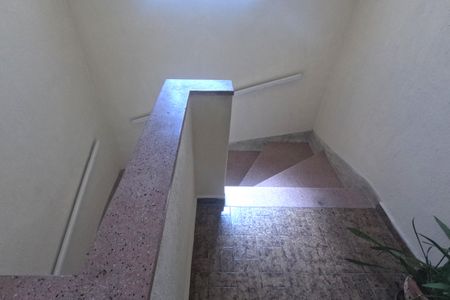 Apartamento para alugar com 80m², 2 quartos e sem vagaÁrea Comum - Escadas para o apartamento