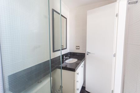 Apartamento à venda com 84m², 3 quartos e 2 vagasBanheiro da Suíte