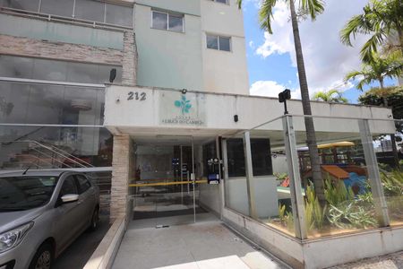 Apartamento para alugar com 62m², 2 quartos e 1 vagaFachada e portaria