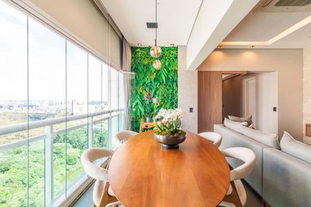 Apartamento à venda com 98m², 2 quartos e 2 vagasSala