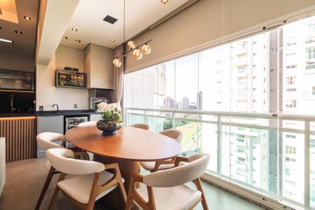 Apartamento à venda com 98m², 2 quartos e 2 vagasSala