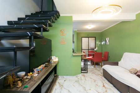 Sala de casa de condomínio para alugar com 2 quartos, 77m² em Núcleo Lageado, São Paulo