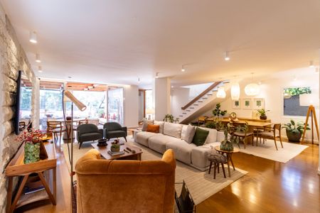 Casa à venda com 3 quartos, 550m² em Jardim Vitoria Regia (zona Oeste), São Paulo