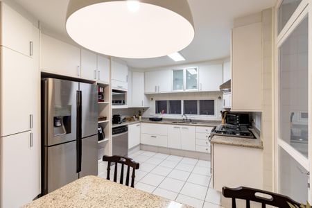 Casa à venda com 550m², 3 quartos e 2 vagas