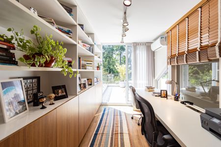 Casa à venda com 550m², 3 quartos e 2 vagas