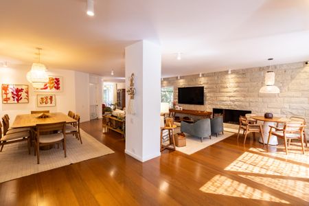 Casa à venda com 550m², 3 quartos e 2 vagas