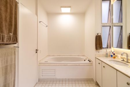 Casa à venda com 550m², 3 quartos e 2 vagas