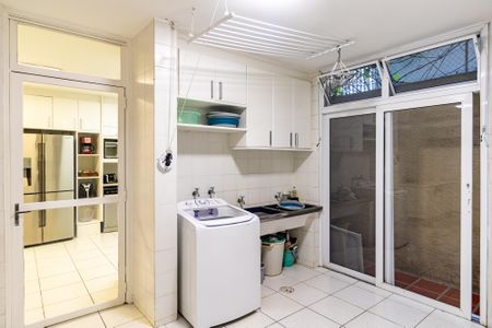 Casa à venda com 550m², 3 quartos e 2 vagas