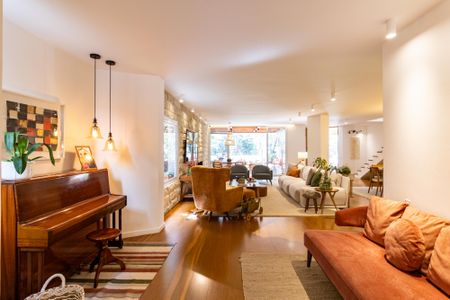 Casa à venda com 550m², 3 quartos e 2 vagas