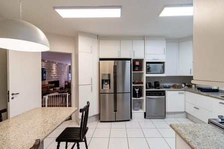 Casa à venda com 550m², 3 quartos e 2 vagas