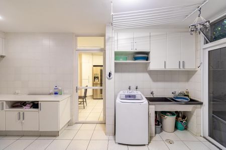 Casa à venda com 550m², 3 quartos e 2 vagas