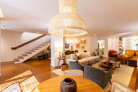 Casa à venda com 550m², 3 quartos e 2 vagas