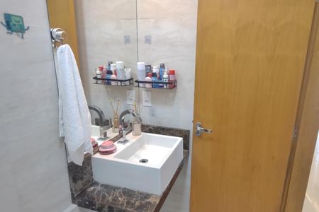 Apartamento à venda com 72m², 2 quartos e 2 vagasBanheiro