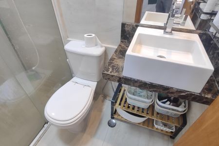 Apartamento à venda com 72m², 2 quartos e 2 vagasBanheiro da Suíte