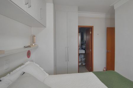 Apartamento à venda com 72m², 2 quartos e 2 vagasSuíte