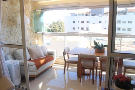 Apartamento à venda com 72m², 2 quartos e 2 vagasVaranda