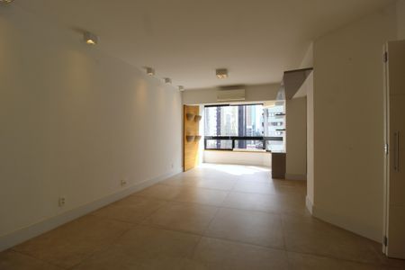 Apartamento para alugar com 105m², 1 quarto e 2 vagasSala