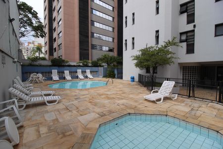 Apartamento para alugar com 105m², 1 quarto e 2 vagasÁrea Comum - Piscina