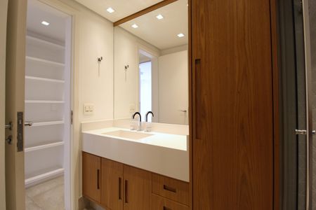 Apartamento para alugar com 105m², 1 quarto e 2 vagasBanheiro Social