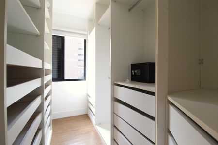 Apartamento para alugar com 105m², 1 quarto e 2 vagasCloset da Suíte