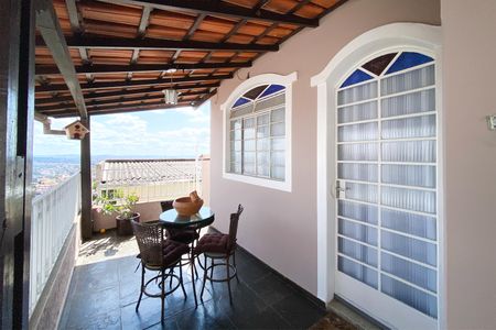 Varanda entrada de apartamento para alugar com 3 quartos, 200m² em Paraíso, Belo Horizonte