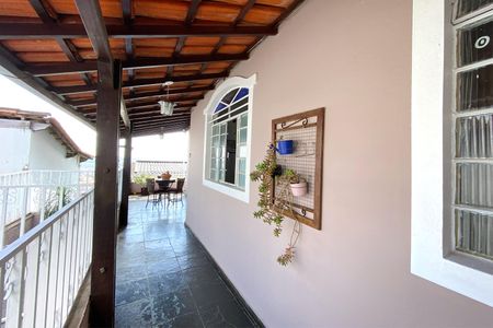 Varanda entrada de apartamento para alugar com 3 quartos, 200m² em Paraíso, Belo Horizonte