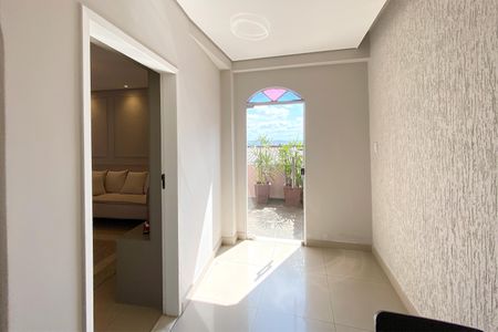 Hall de entrada de apartamento para alugar com 3 quartos, 200m² em Paraíso, Belo Horizonte
