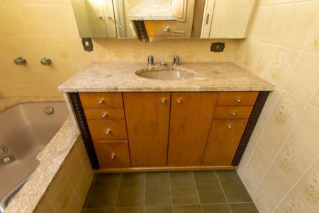 Apartamento para alugar com 292m², 4 quartos e 2 vagasBanheiro da Suíte 2