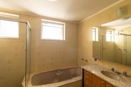 Apartamento para alugar com 292m², 4 quartos e 2 vagasBanheiro da Suíte 2