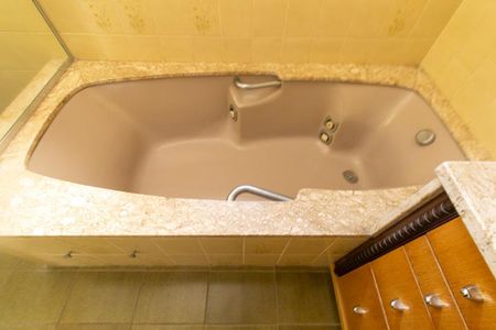 Apartamento para alugar com 292m², 4 quartos e 2 vagasBanheiro da Suíte 2