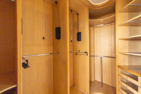 Apartamento para alugar com 292m², 4 quartos e 2 vagasCloset da suíte 1