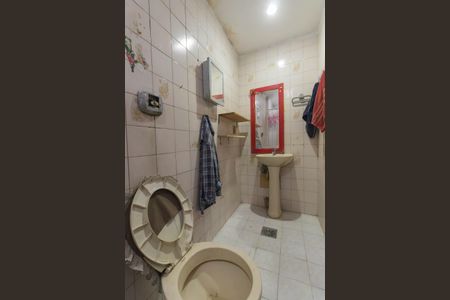 Banheiro de casa para alugar com 3 quartos, 120m² em Mutondo, São Gonçalo
