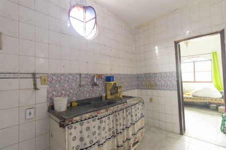 Cozinha de casa para alugar com 3 quartos, 120m² em Mutondo, São Gonçalo