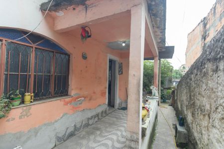 Área externa de casa para alugar com 3 quartos, 120m² em Mutondo, São Gonçalo