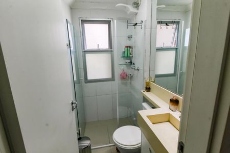 Banheiro de apartamento para alugar com 2 quartos, 46m² em Jardim Catanduva, São Paulo