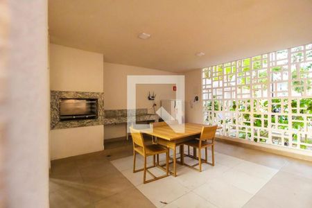 Apartamento para alugar com 33m², 2 quartos e sem vagaÁrea comum - Churrasqueira