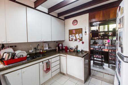 Casa de condomínio à venda com 240m², 3 quartos e 2 vagas Casa de condomínio à venda com 240m², 3 quartos e 2 vagasCozinha