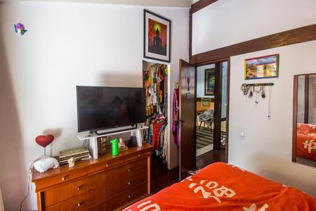 Casa de condomínio à venda com 240m², 3 quartos e 2 vagas Casa de condomínio à venda com 240m², 3 quartos e 2 vagasSuíte