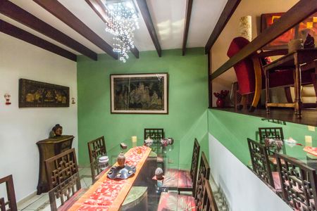 Casa de condomínio à venda com 240m², 3 quartos e 2 vagas Casa de condomínio à venda com 240m², 3 quartos e 2 vagasSala