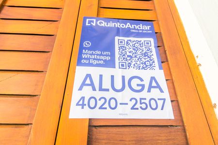 Casa de condomínio à venda com 240m², 3 quartos e 2 vagas Casa de condomínio à venda com 240m², 3 quartos e 2 vagasVista da Rua