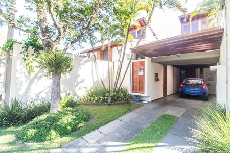 Casa de condomínio à venda com 240m², 3 quartos e 2 vagas Casa de condomínio à venda com 240m², 3 quartos e 2 vagasGaragem