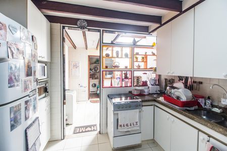 Casa de condomínio à venda com 240m², 3 quartos e 2 vagas Casa de condomínio à venda com 240m², 3 quartos e 2 vagasCozinha