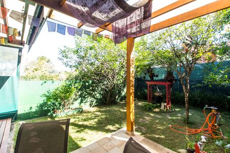 Casa de condomínio à venda com 240m², 3 quartos e 2 vagas Casa de condomínio à venda com 240m², 3 quartos e 2 vagasÁrea gourmet