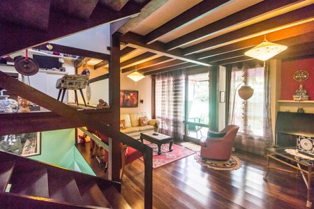 Casa de condomínio à venda com 240m², 3 quartos e 2 vagas Casa de condomínio à venda com 240m², 3 quartos e 2 vagasSala